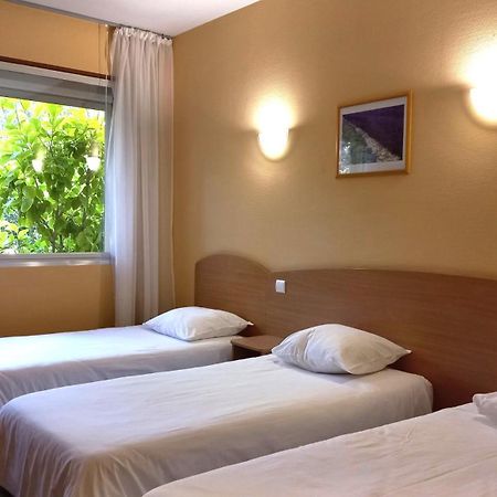 Hotel Sous L'Olivier Бюи-ле-Барони Екстериор снимка