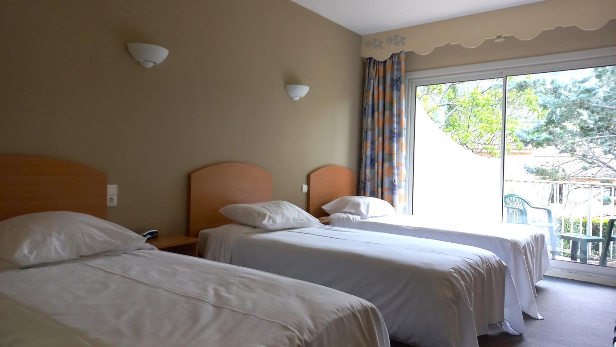 Hotel Sous L'Olivier Бюи-ле-Барони Екстериор снимка